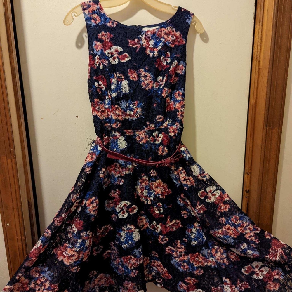 Wedding esk dress for any formal event - Picture 2 of 3